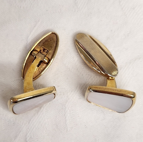 Mother of Pearl Cufflinks - Picture 2 of 6
